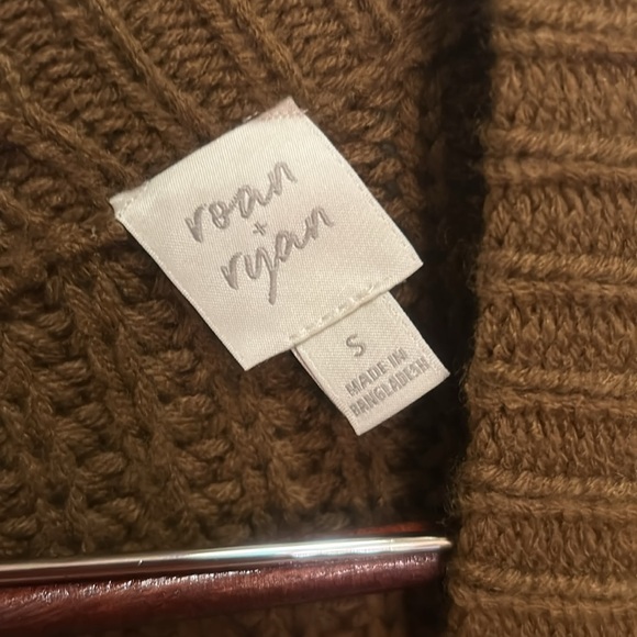 Roan +Rya small cozy Brown Knit Sweater - Picture 2 of 5